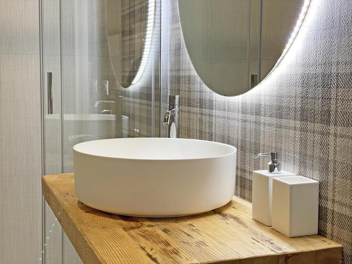 "La Portineria" Charming Apartment Old Town Como Lake מראה חיצוני תמונה