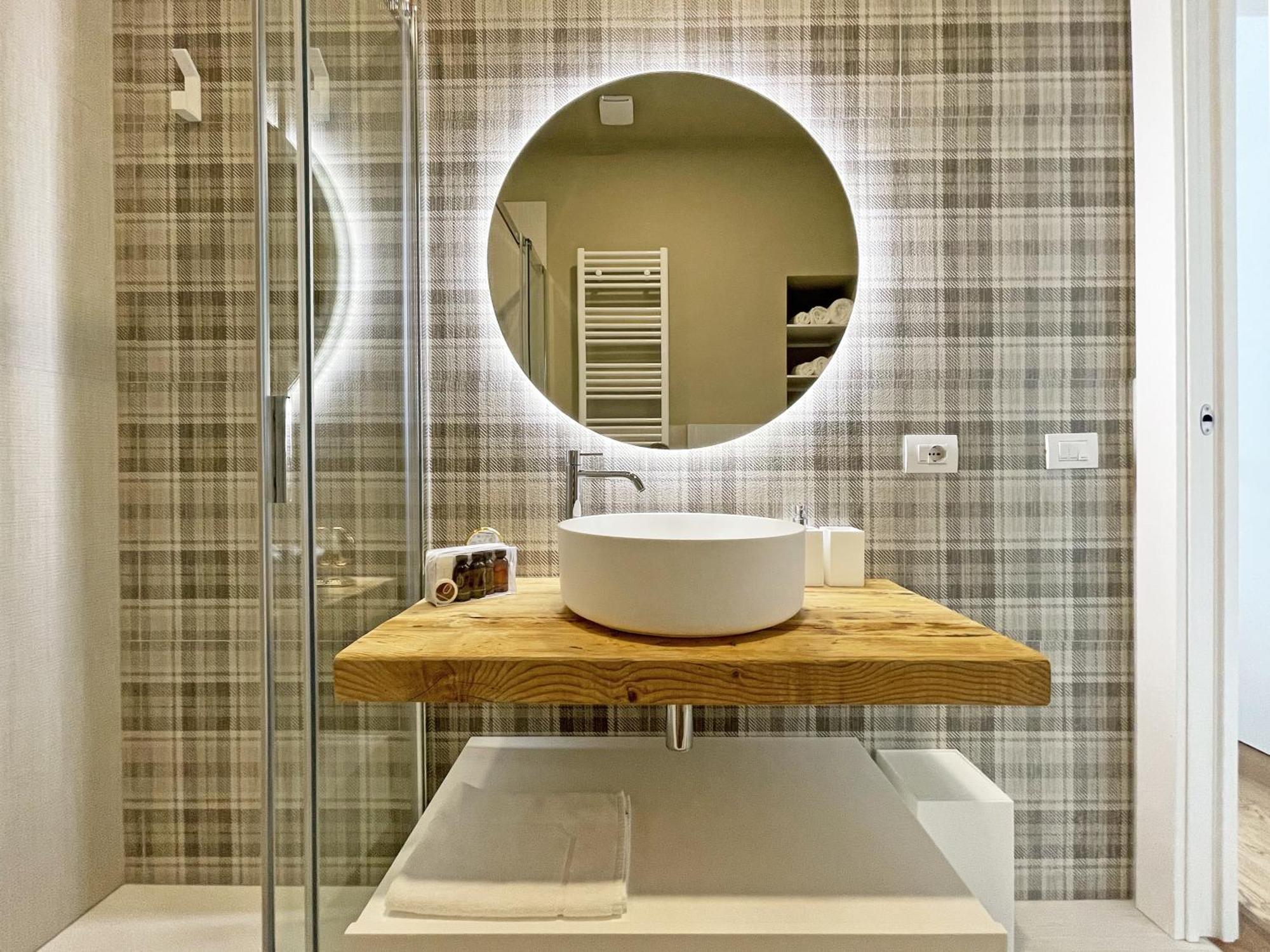 "La Portineria" Charming Apartment Old Town Como Lake מראה חיצוני תמונה